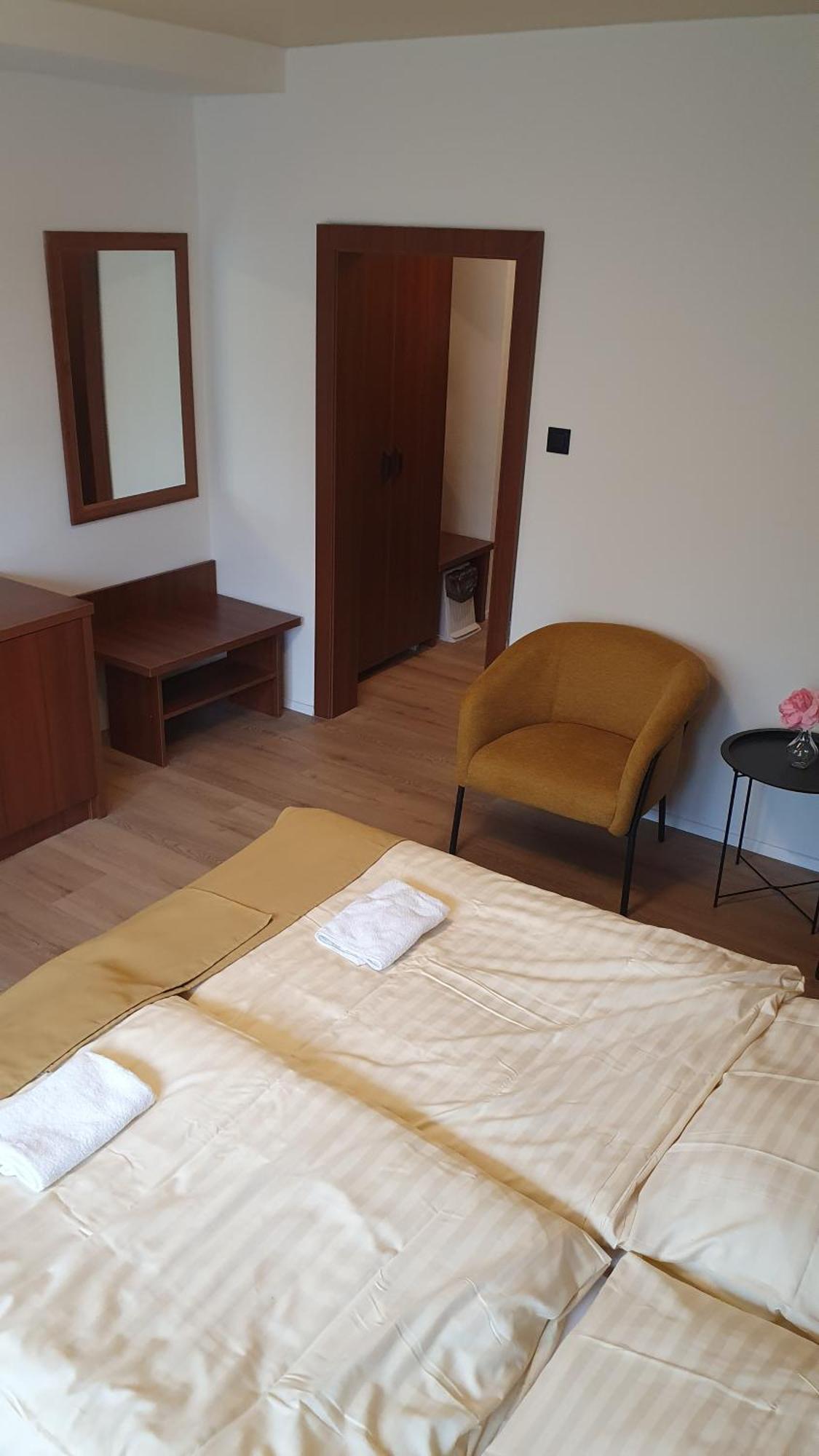 Hotel Felicia Kaluža Dış mekan fotoğraf