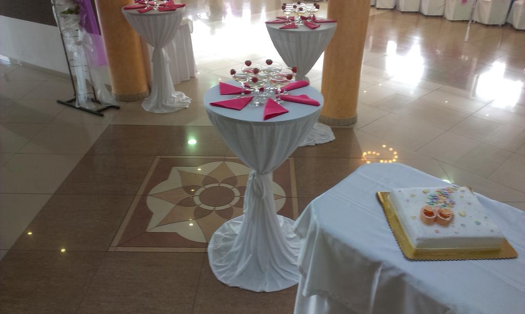 Hotel Felicia Kaluža Dış mekan fotoğraf